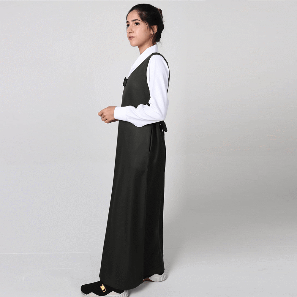 ⁦زي مريول متوسط زيتي مع فيونكة بتصميم أنيق⁩ - الصورة ⁦2⁩